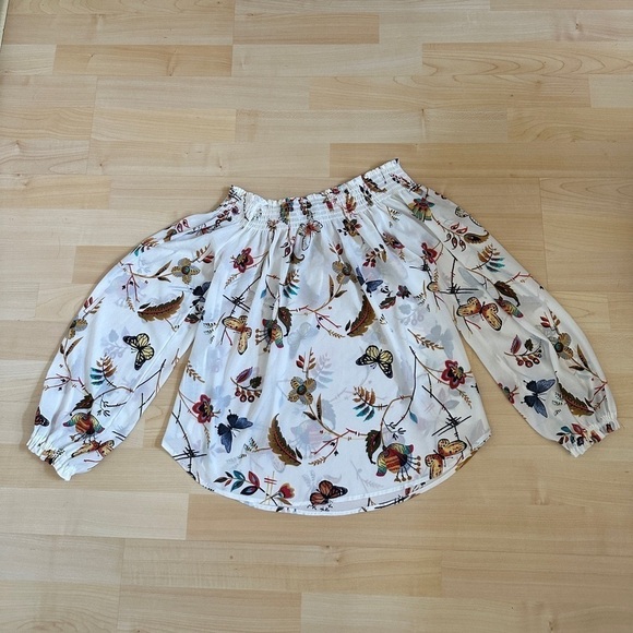 Abercrombie and Fitch White Floral Butterfly Print Off the Shoulder Blouse - Picture 4 of 6